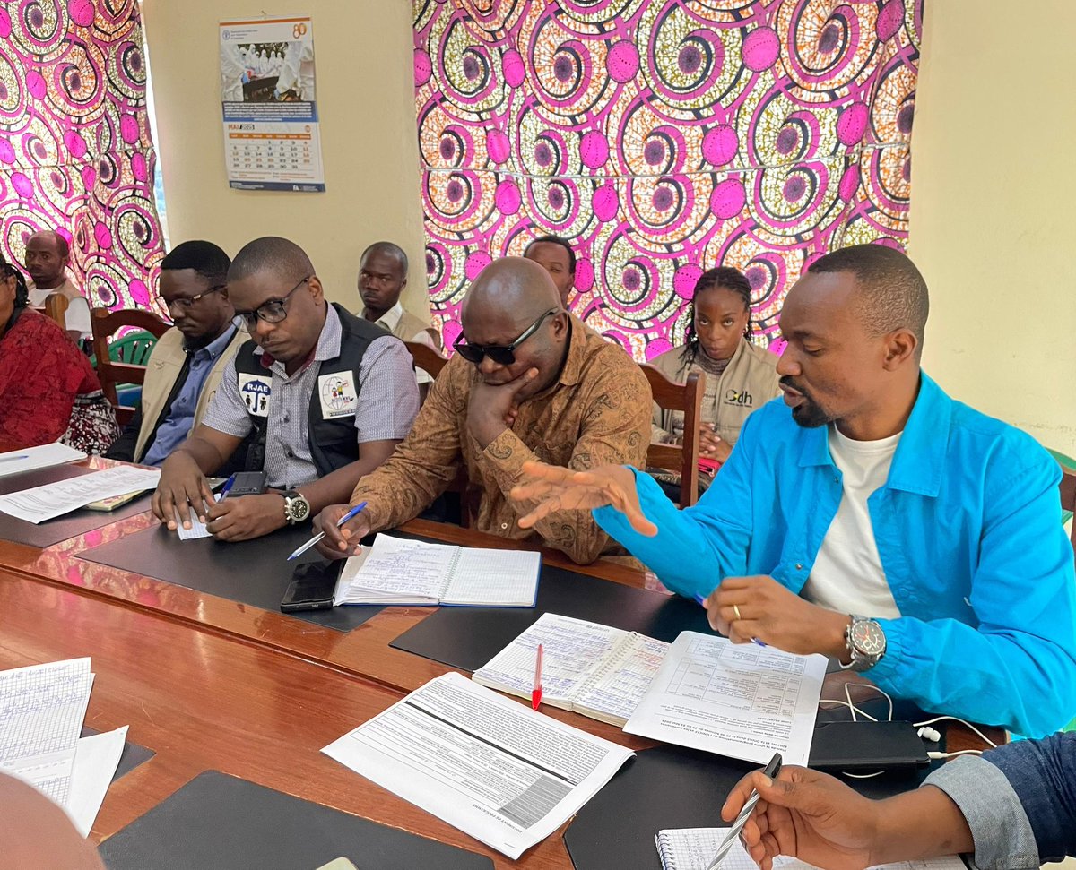 Une forte délégation venue de Bukavu &amp; Goma est à Minova pour évaluer le projet d’urgence en éducation mené par ODH avec l'appui de l'UNICEF.  

Au programme : visites d’écoles, centres de rattrapage scolaire &amp; apprentissage via radio. 

#Minova #Éducation #UNICEF #ODH #Enfance