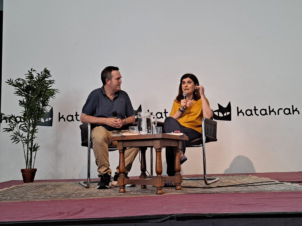 Editorial Big Sur (@bigsureditorial) on Twitter photo Ayer en Pamplona, presentación de ‘Palestina, la tierra estrecha’ a casa llena.
<a href="/blecumberri/">Beatriz Lecumberri</a>: Los libros tienen sus tiempos y a menudo no se parecen en nada a los nuestros. Estas crónicas llevan rato conmigo... Su momento es ahora.
Gracias <a href="/elultramarinos/">Jesús Barcos</a>, gracias <a href="/katakrak54/">katakrak liburuak</a> Ayer en Pamplona, presentación de ‘Palestina, la tierra estrecha’ a casa llena.
<a href="/blecumberri/">Beatriz Lecumberri</a>: Los libros tienen sus tiempos y a menudo no se parecen en nada a los nuestros. Estas crónicas llevan rato conmigo... Su momento es ahora.
Gracias <a href="/elultramarinos/">Jesús Barcos</a>, gracias <a href="/katakrak54/">katakrak liburuak</a>