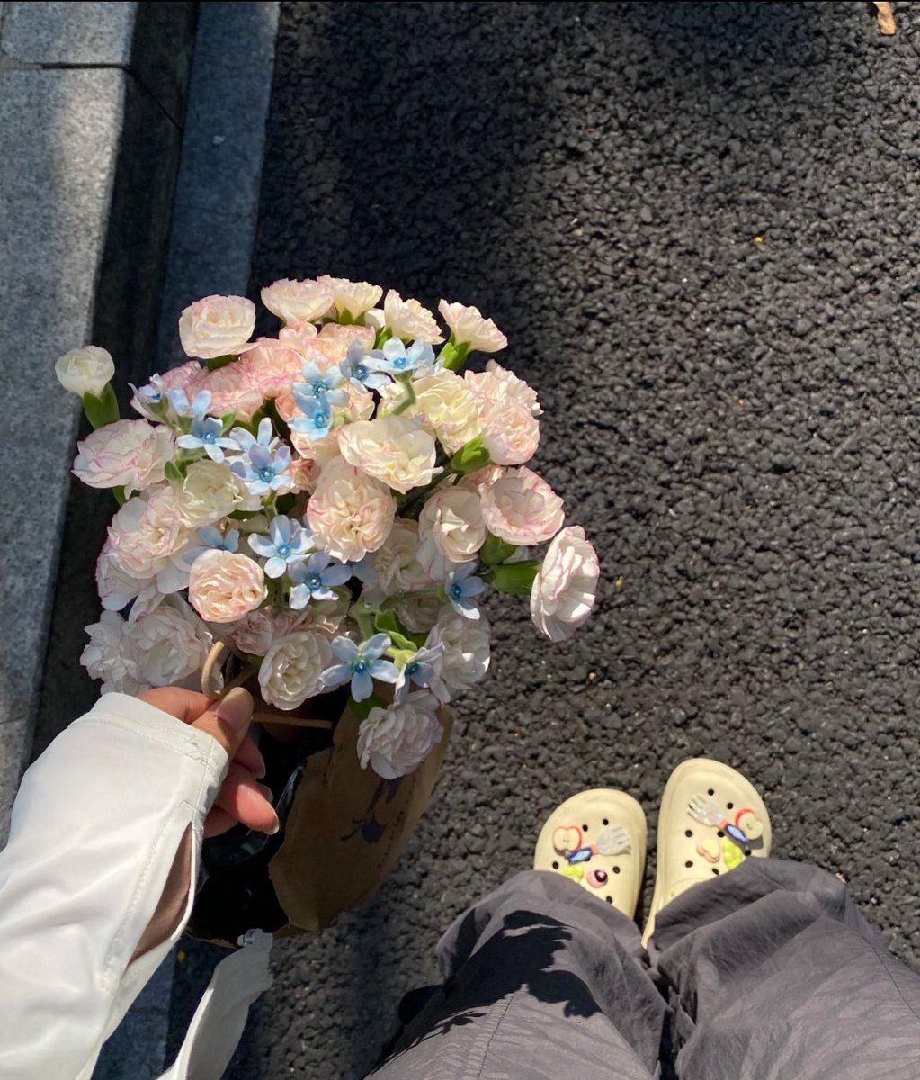 rinoon8229's tweet photo. こんな花束もらったら、一瞬で惚れ散らかします４選⇩ https://t.co/JGLmN6y19L