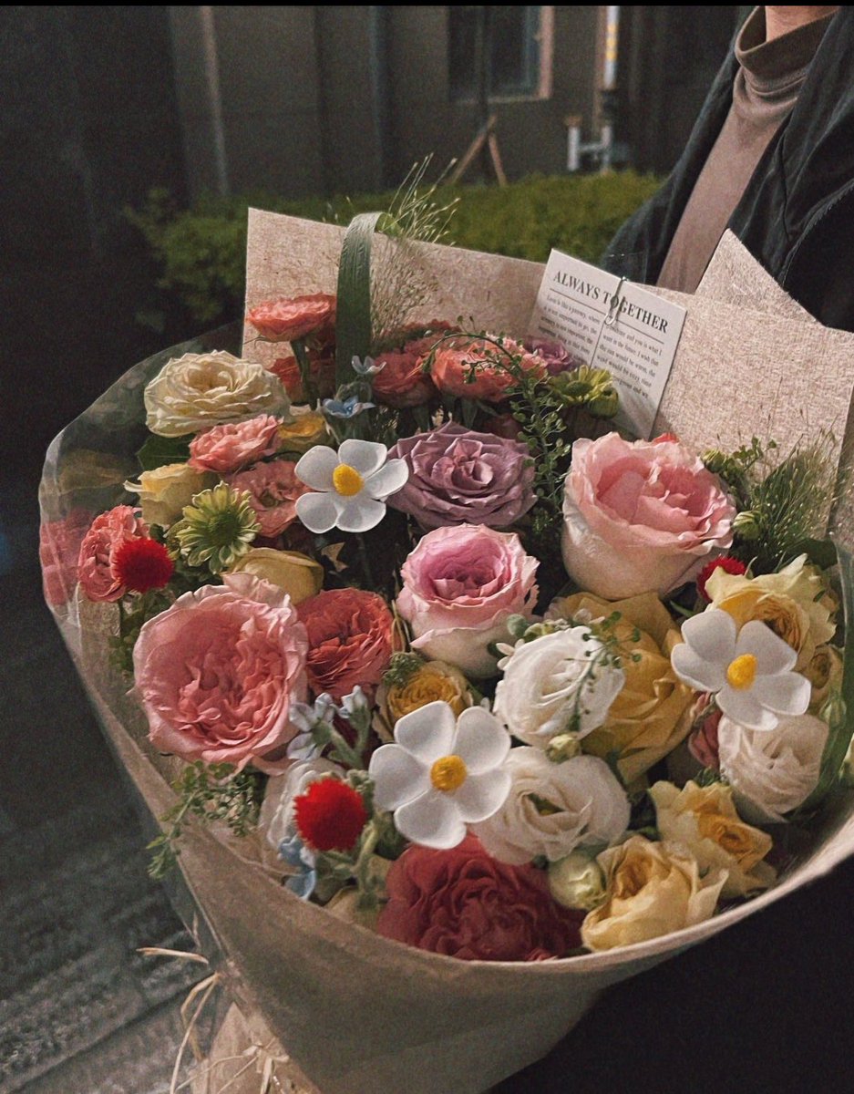 rinoon8229's tweet photo. こんな花束もらったら、一瞬で惚れ散らかします４選⇩ https://t.co/JGLmN6y19L