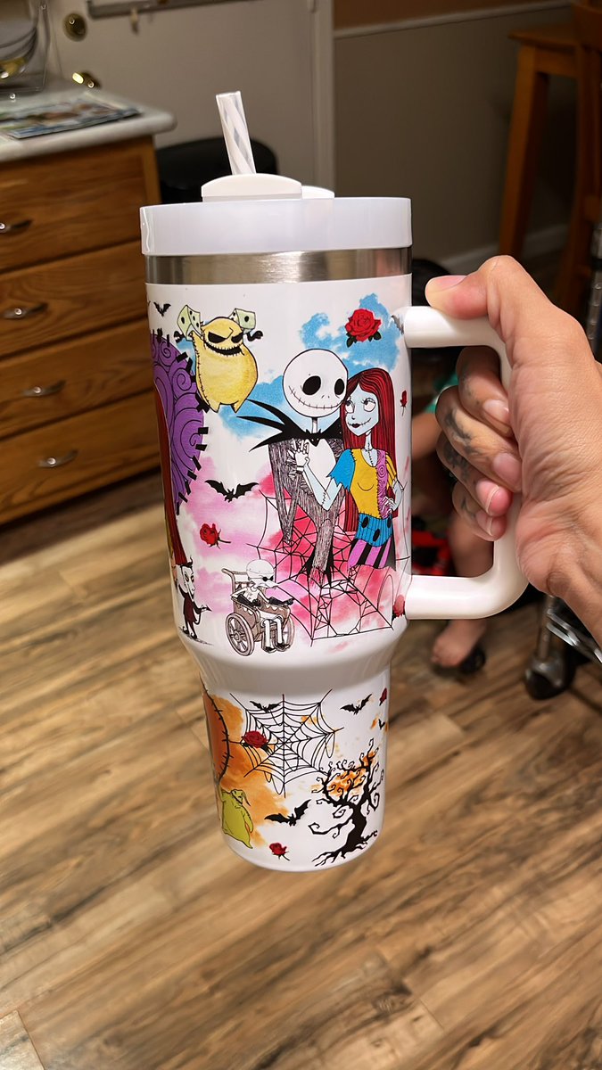 lettylova's tweet photo. Kicked my coffee habit over a week ago &amp; picked up a water habit instead

1 of these, 3x a day &amp; it still isn’t enough 🤷🏽‍♀️ https://t.co/kz4aUFeT11