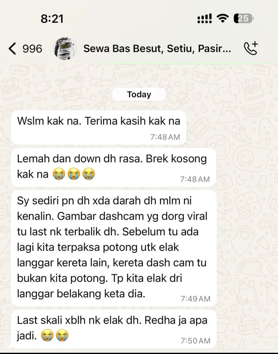 Afirhuls's tweet photo. Perbualan pengakuan Driver Bas UPSI. Korang rasa?? 

Bersangka baik dulu. Biar polis siasat. https://t.co/Qnh9pmLE4h