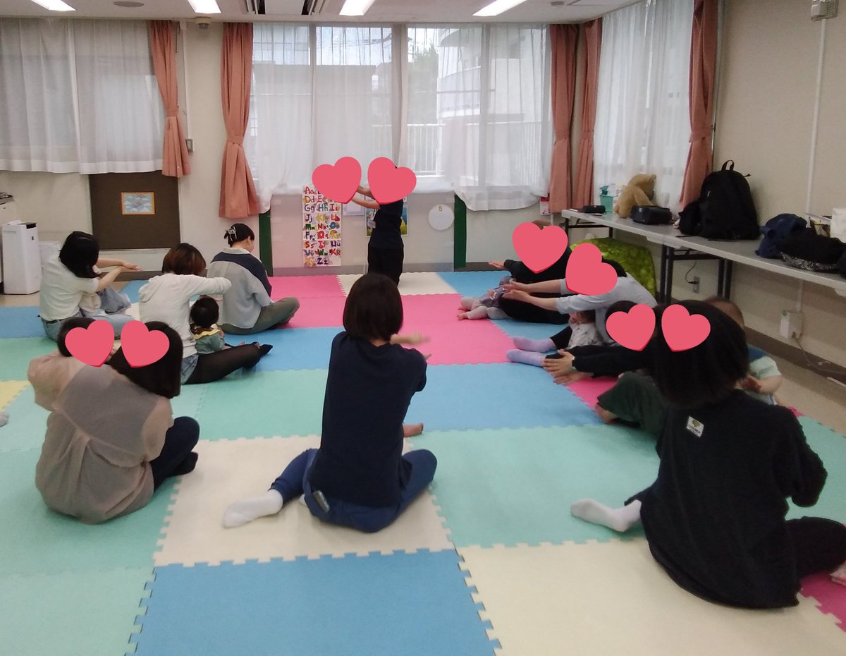 kyopla_koiwa's tweet photo. 今日は、#EnjoyEnglish がありました🌈
今月のテーマは「Numbers」でした❤
親子で体を動かしたり、歌を歌って表情豊かに英語を楽しみました🎶
次回もお楽しみに✨
#共育プラザ小岩 #子育てひろば https://t.co/gLkZDky92O