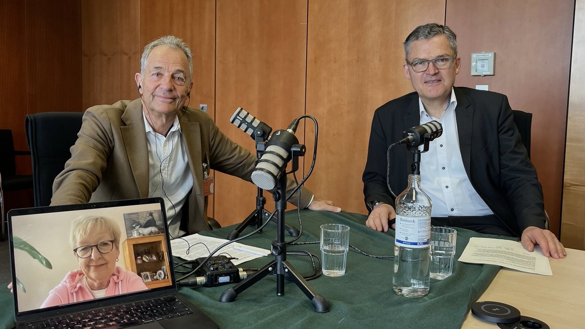 «Eine Atombombe für Deutschland?» - Darauf antwortet Stefanie Babst <a href="/DrBabst/">Stefanie Dr. Babst</a>, frühere Strategie-Beauftragte der NATO, im neusten Podcast: «Das ist natürlich kompletter Unsinn». Sie stellt klar: «Der geeignete Ort, um über eine europäisierte Nuklearpolitik weiter zu diskutieren,