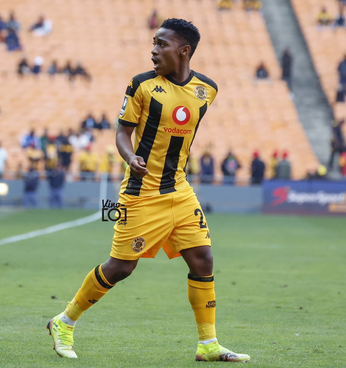 snap_vino's tweet image. It鈥檚 a show boating exhibition, and you can only play 4 players. Who鈥檚 your best 4
Qalinge x Zongo x Rakhale x Mfundo x Jabu Pule x Scara Ngobese x Tito