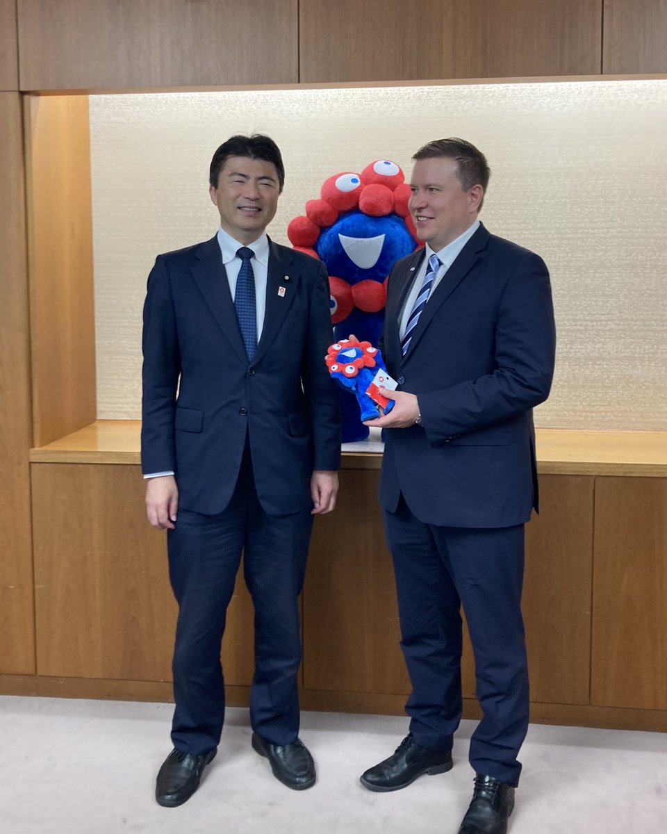 Minister <a href="/VilleTavio/">Ville Tavio</a> met State Minister Yuichiro Koga <a href="/METI_JPN/">METI, Japan</a>. He congratulated Japan on hosting <a href="/expo2025japan/">Expo 2025 Osaka Kansai</a>, an exciting opportunity for global cooperation and innovation. Japan is a valued like-minded partner for Finland.  <a href="/FinEmbTokyo/">駐日フィンランド大使館</a>