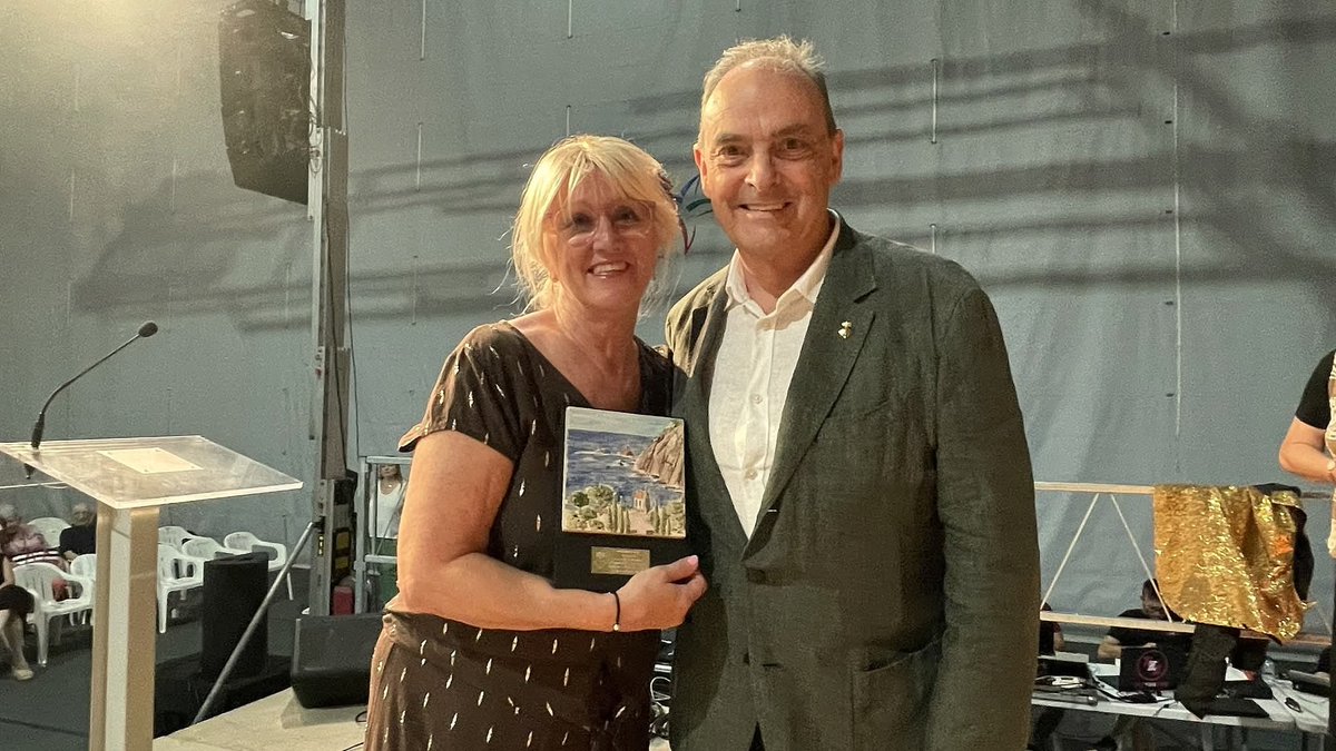 juntsperblanes's tweet photo. 📸 Aquest cap de setmana, els regidors de Junts, Joan Felip i Jaume Frigola, han participat a l’Homenatge a la Gent Gran de Blanes. 

🫶🏻 Un acte emotiu on, un cop més, ha quedat palesa la vitalitat, l’energia i el paper clau que té la gent gran en el teixit social del municipi 🫂 https://t.co/YPWd4o6v9y