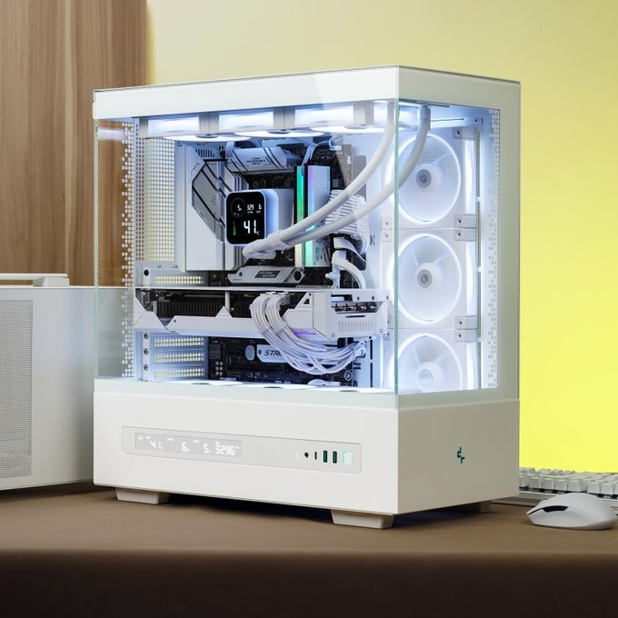 CH690 DIGITAL」 フロント・サイド・リアの3面に強化ガラスを採用し