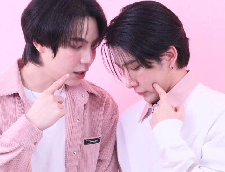firkhwei's tweet image. ₊˚ʚᗢ₊˚✧ﾟ.
      ˖⁺‧₊˚♡˚₊‧⁺˖
     ⁺˚⋆｡°✩₊✩°｡⋆˚⁺