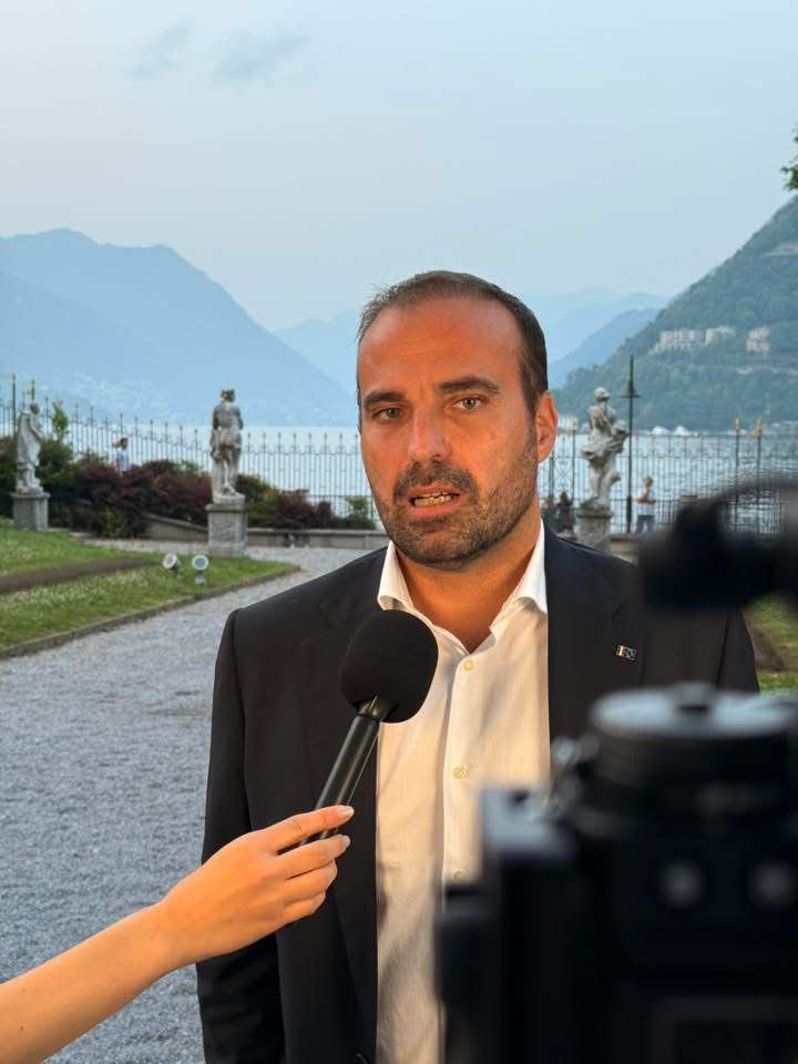 Luigi Marattin (@marattin) on Twitter photo Ieri sera a Como due ore di discussione sul perché tre mesi fa abbiamo fondato il <a href="/Partito_Libdem/">Partito Liberaldemocratico</a> : che analisi facciamo della storia d’Italia, che danni ha prodotto aver voluto credere di essere un paese bipolarista, la degenerazione dei partiti personali, la nostra visione di Ieri sera a Como due ore di discussione sul perché tre mesi fa abbiamo fondato il <a href="/Partito_Libdem/">Partito Liberaldemocratico</a> : che analisi facciamo della storia d’Italia, che danni ha prodotto aver voluto credere di essere un paese bipolarista, la degenerazione dei partiti personali, la nostra visione di