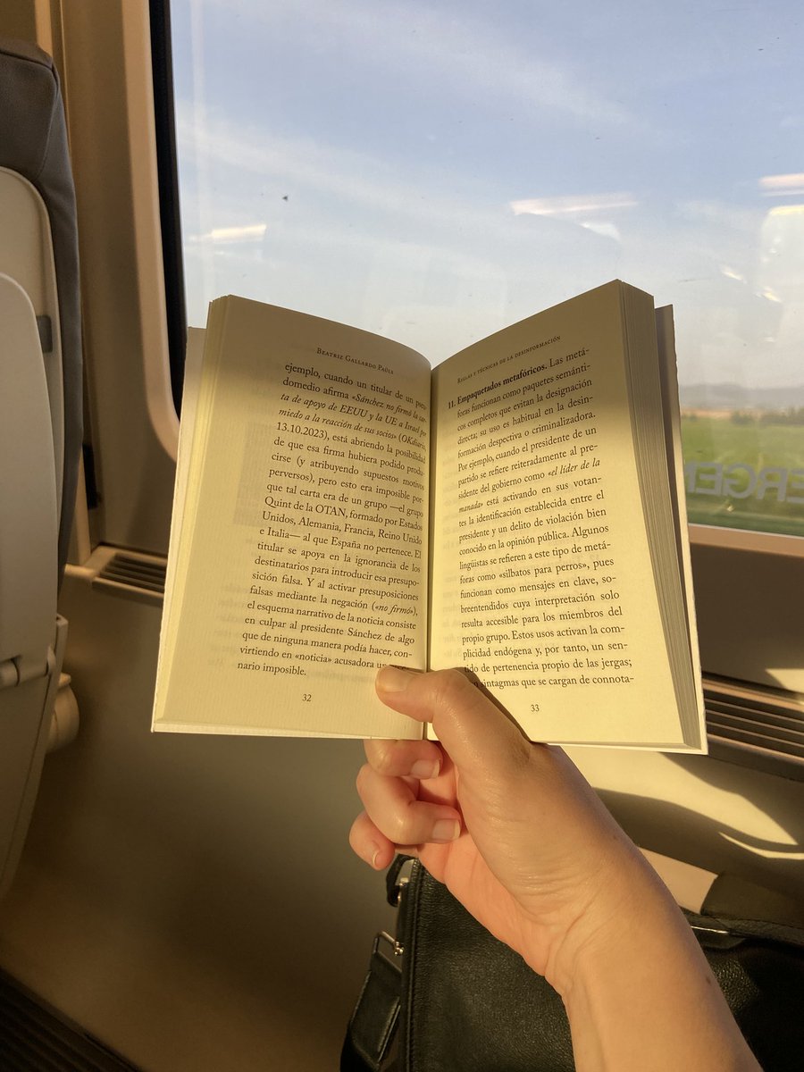 NuriaRomez's tweet photo. Maravillosa y ligera lectura para abrir los ojos ante el fenómeno de la #desinformación de la mano de @BeatrizGallardo. Editado por @Tirant_ESP. ⭐️⭐️⭐️⭐️⭐️ https://t.co/jfyQ7rS2wx
