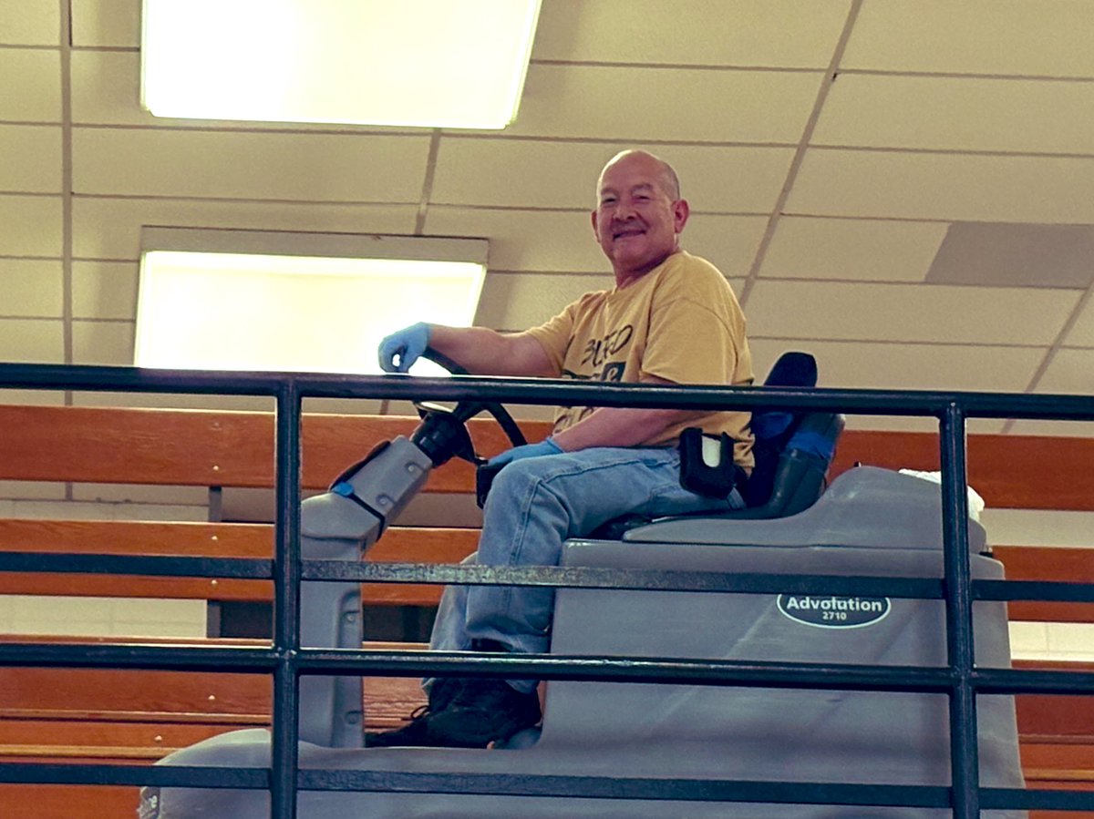 Franklin Basketball (@saberhoops) on Twitter photo After 35 yrs, Our Guy: Moses will retire from <a href="/FPSDistrictWI/">Franklin Public Schools WI</a>
Hard working <a href="/SouthDivisionHS/">South Division HS</a> Grad always ready to tell a boxing story or talk about a Need for Faith!
Thanks for all you did to help our program and the entirety of our school community
Have a great retirement!!! After 35 yrs, Our Guy: Moses will retire from <a href="/FPSDistrictWI/">Franklin Public Schools WI</a>
Hard working <a href="/SouthDivisionHS/">South Division HS</a> Grad always ready to tell a boxing story or talk about a Need for Faith!
Thanks for all you did to help our program and the entirety of our school community
Have a great retirement!!!