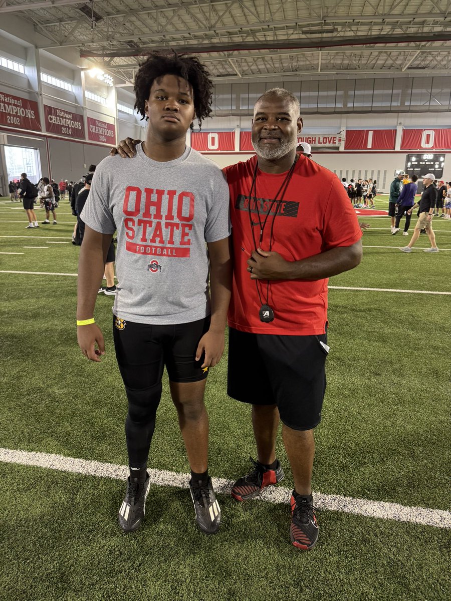 ChaseFosterII13's tweet image. Great camp yesterday @OhioStateFB 🌰I learned a lot from all of the coaches @R2X_Rushmen1 Coach Yates @CoachM_Patrick @CoachDubb_Drick thank you for coaching me up and challenging me. Can’t wait to come back🦾@kevontglenn @DutchtownFB1 @EricSwinney @TOTAL_ATHLETE @RecruitGeorgia…
