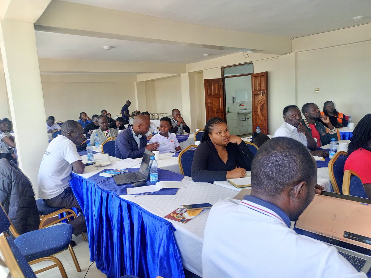 _kemsa__'s tweet image. 📣 Planning & budgeting for children's rights!
Great session with @irep_foundation as we gear up for #DayOfTheAfricanChild on 16 June at Kacheliba Mixed Primary.
Let’s ensure every shilling supports their rights, health, & education! 💚🧒🏾👧🏿
#ChildRights #TogetherForChildren