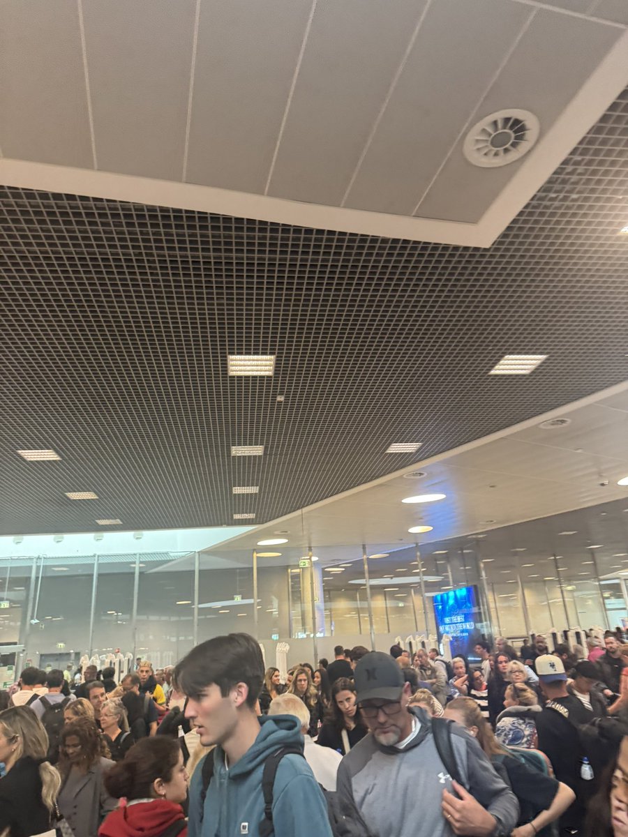 Dan Williams tweet media