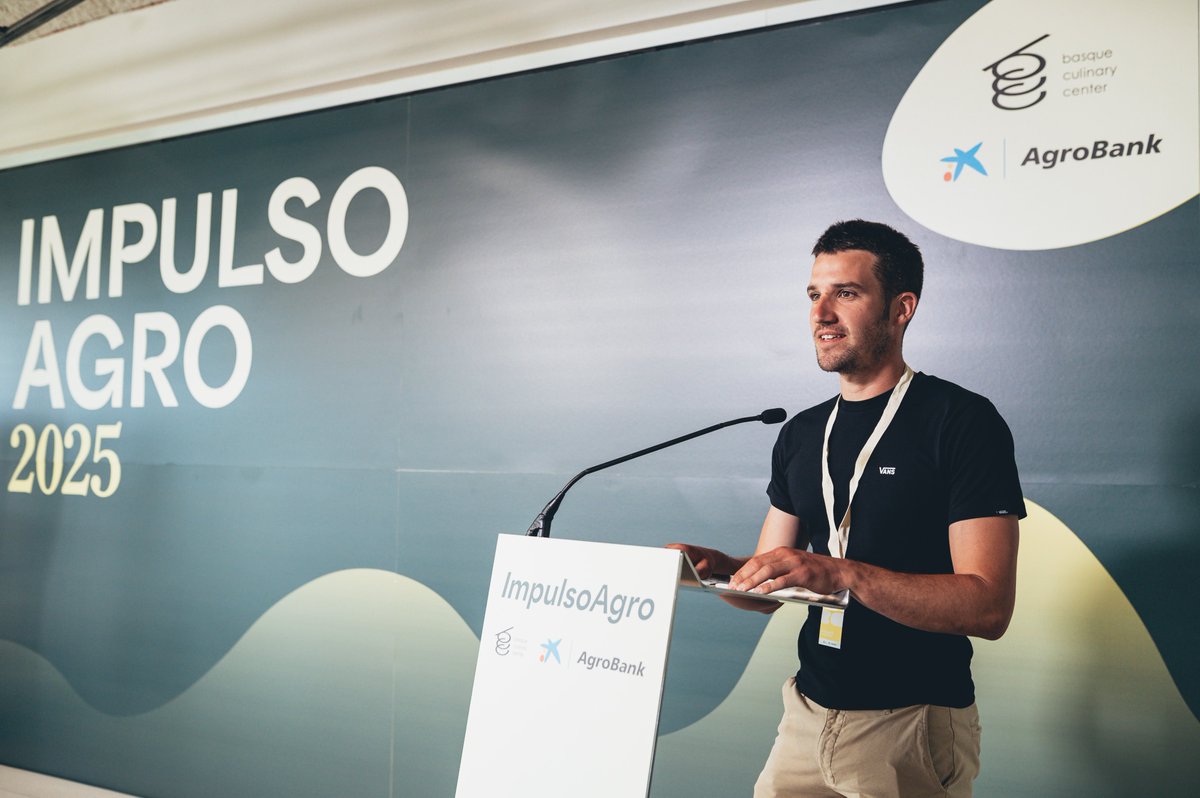 bculinary's tweet image. 🚀 Hoy, en @bculinary, se reúnen l@s 40 jóvenes de #ImpulsoAgro: ideas frescas, proyectos con alma rural y una energía imparable para transformar el sector agroalimentario. 🌱 Innovación, sostenibilidad y compromiso que inspiran. ¡Vamos con todo! 💚