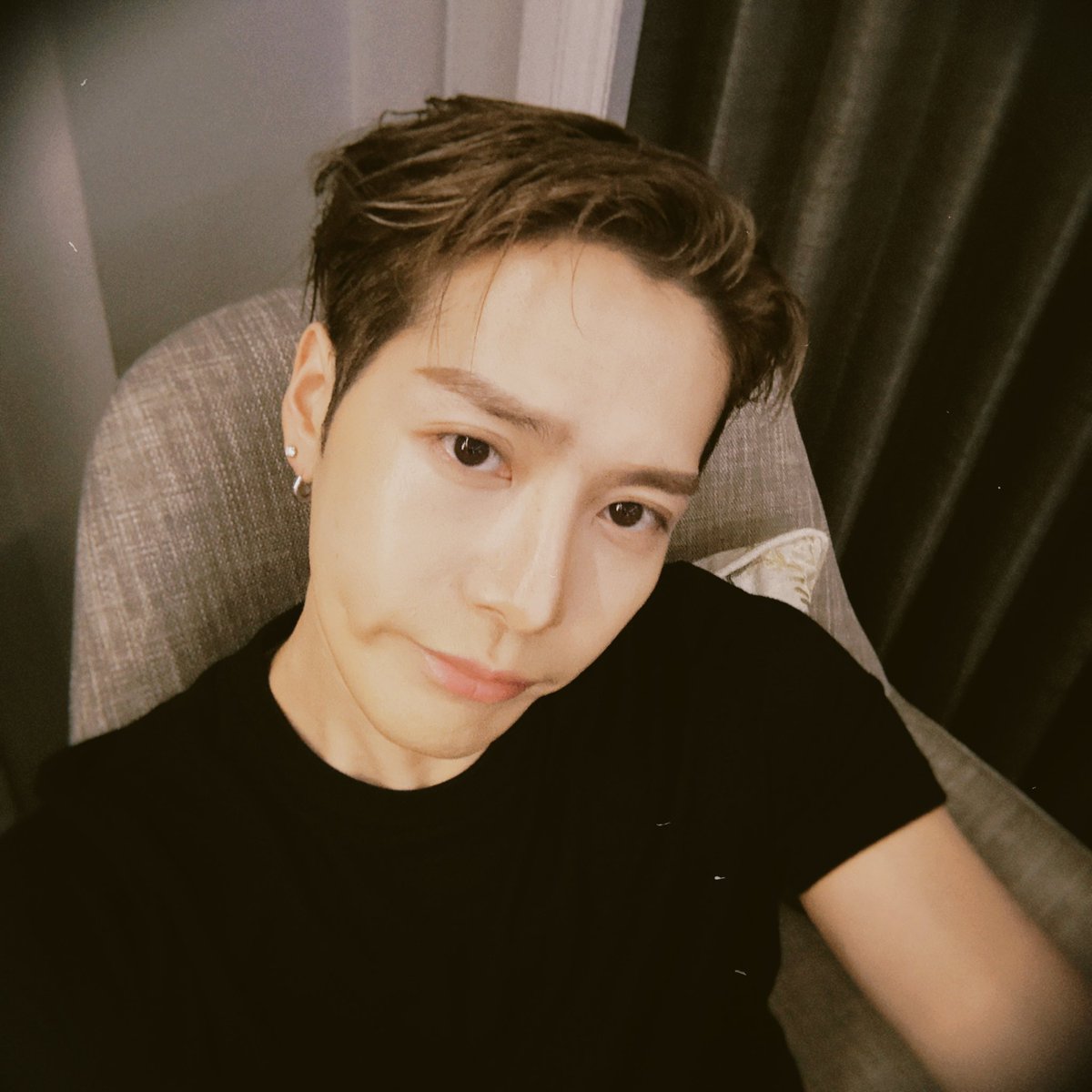 JacksonWang852's tweet photo. Day 1. INDIA #Mumbai #India #MAGICMAN2 https://t.co/gb2ACIs0Yc