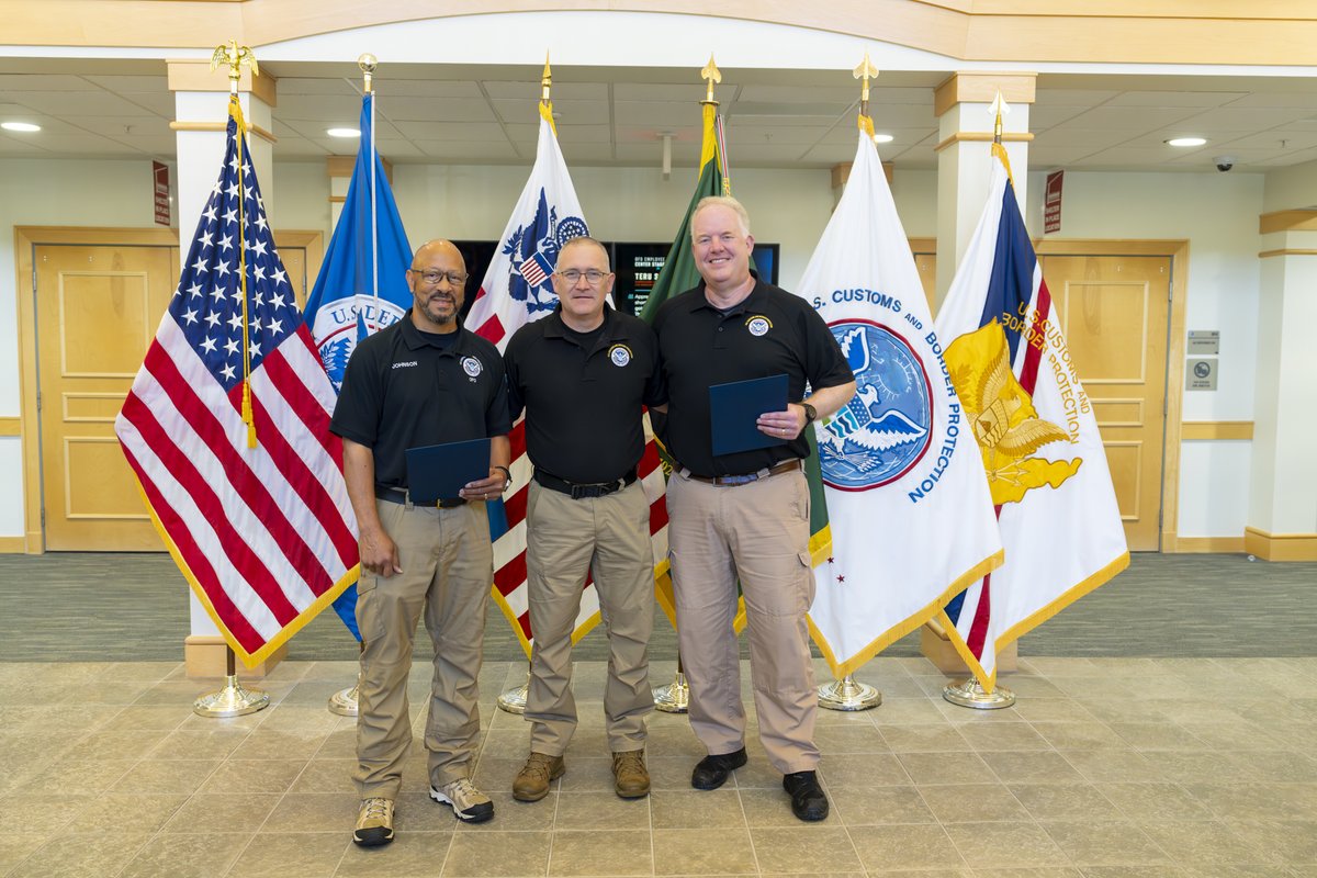 CBPLESCXD's tweet image. Last week we recognized @CBP LESC employees and their career accomplishments as they received their Government Service Awards. Congratulations to all and we wish you continued success!