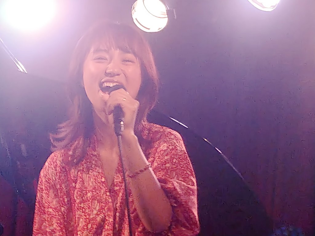 formailsave's tweet image. 渋谷gee-geにてカフネ初企画ライブ「ほどく」観覧。
出演者が皆素晴らしく、コラボ曲の「なんにもない ほどくスペシャル」も良かった☺️
新曲「一輪花」はこれまでの「寄り添う」とは違う、低音の魅力も生かした「導く」力強さで新たな魅力を感じる素敵な曲だった。
#カフネ
#mitsuko
#杏珠
#みずほ