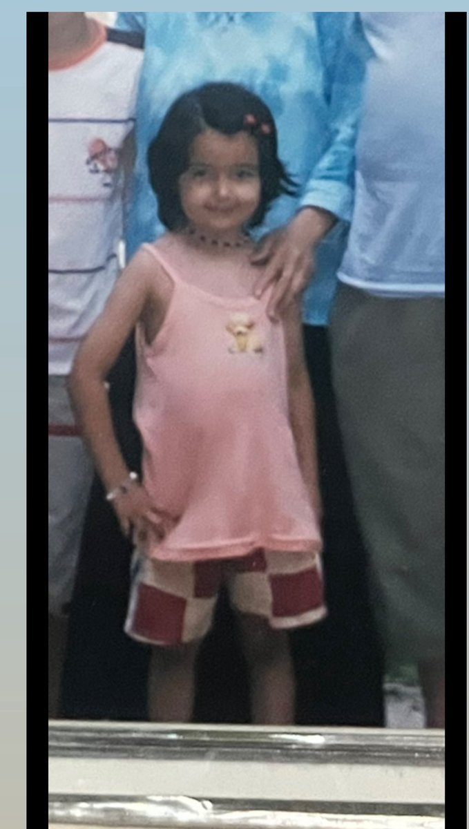 tipin ortalamadır ama poz vermeyi biliyosundur