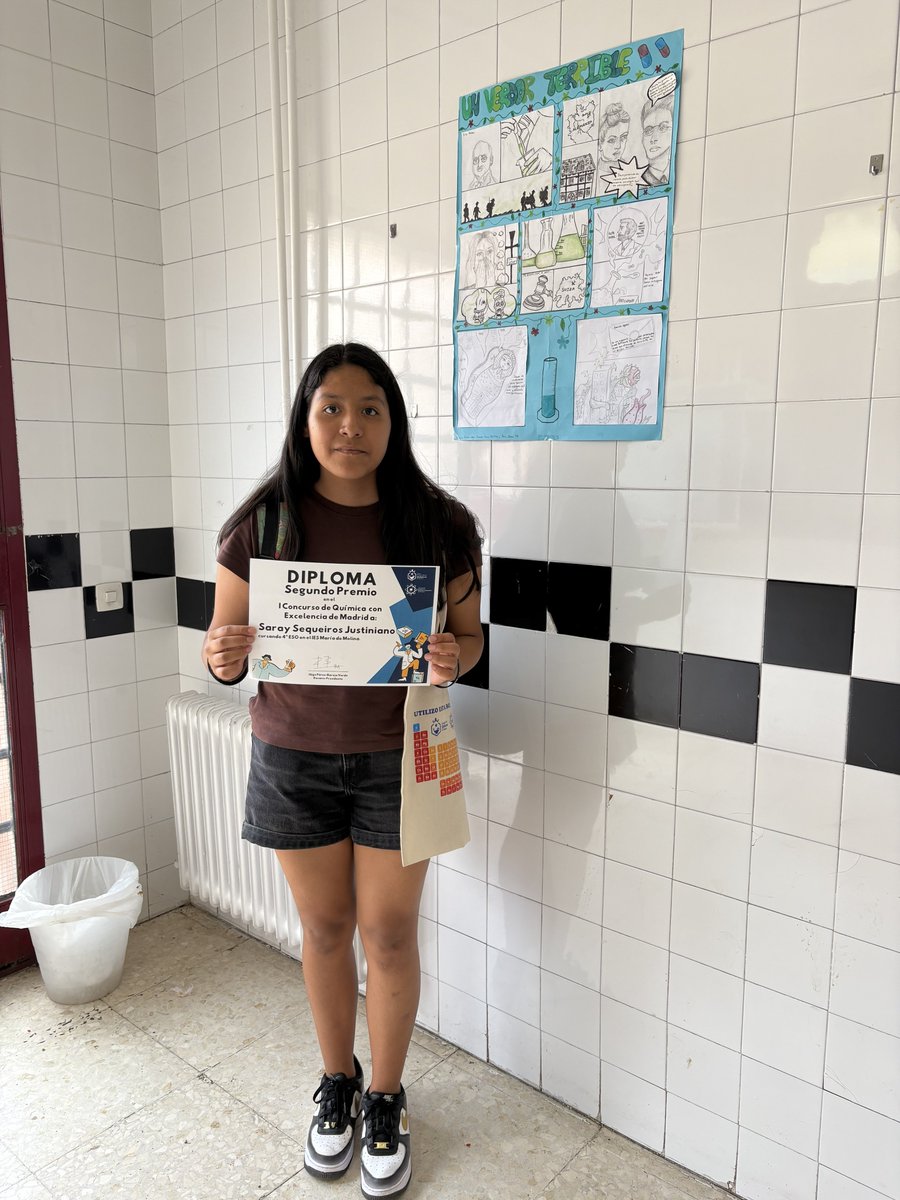 Nuestra alumna Saray ha obtenido el segundo premio 🥈en el I Concurso Química con Excelencia organizado por la Facultad de Ciencias Químicas de la UCM. ¡¡¡Enhorabuena!!!
