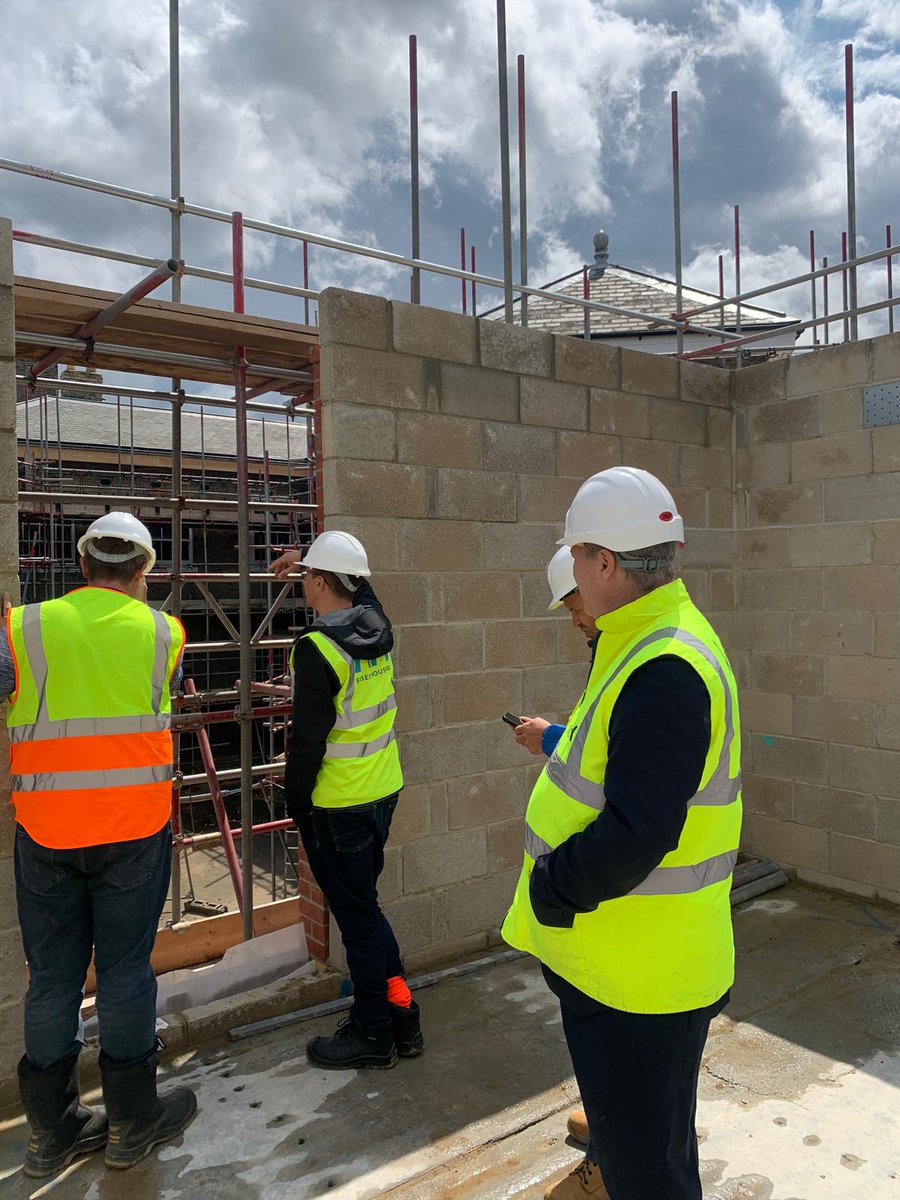 KindBuilders's tweet image. On Friday our MD Steve Juson and senior representatives from our clients team @EssexHousing  were pleased to welcome @Essex_CC’s Executive Director Tom Walker and Ben Finlayson to site at Lexden Gardens for a ‘walk-round’ and update on progress so far.

#LexdenGardens #Kind #ECC