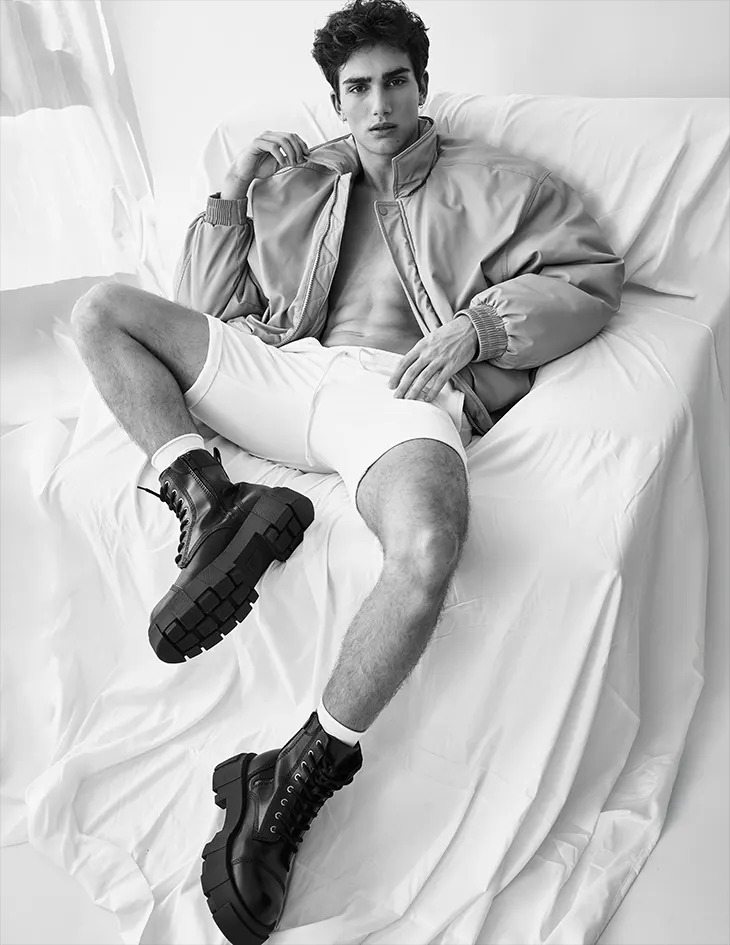 Discover our #MMSCENE STYLE STORIES titled "Soft Hour" captured by photographer Ferran Casanova: malemodelscene.net/mmscene-style-…