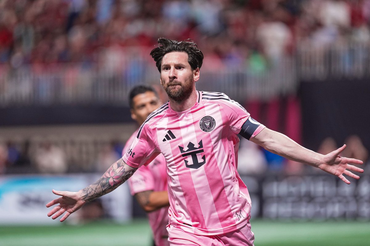 ActuFoot_'s tweet image. 🚨 𝗟𝗔 𝗠𝗘𝗦𝗦𝗜 𝗖𝗔𝗠, 𝗟𝗘𝗦 𝗩𝗘𝗦𝗧𝗜𝗔𝗜𝗥𝗘𝗦, 𝗟𝗘𝗦 𝗠𝗜𝗖𝗥𝗢𝗦… 𝗗𝗔𝗭𝗡 𝗩𝗔 𝗙𝗥𝗔𝗣𝗣𝗘𝗥 𝗙𝗢𝗥𝗧 𝗣𝗢𝗨𝗥 𝗟𝗔 𝗖𝗢𝗨𝗣𝗘 𝗗𝗨 𝗠𝗢𝗡𝗗𝗘 𝗗𝗘𝗦 𝗖𝗟𝗨𝗕𝗦 ! 🏆🇺🇸🌎

🤩 Pour la Coupe du Monde des Clubs @DAZN_FR annonce :

📹 Une caméra dédiée à Messi sur tous…