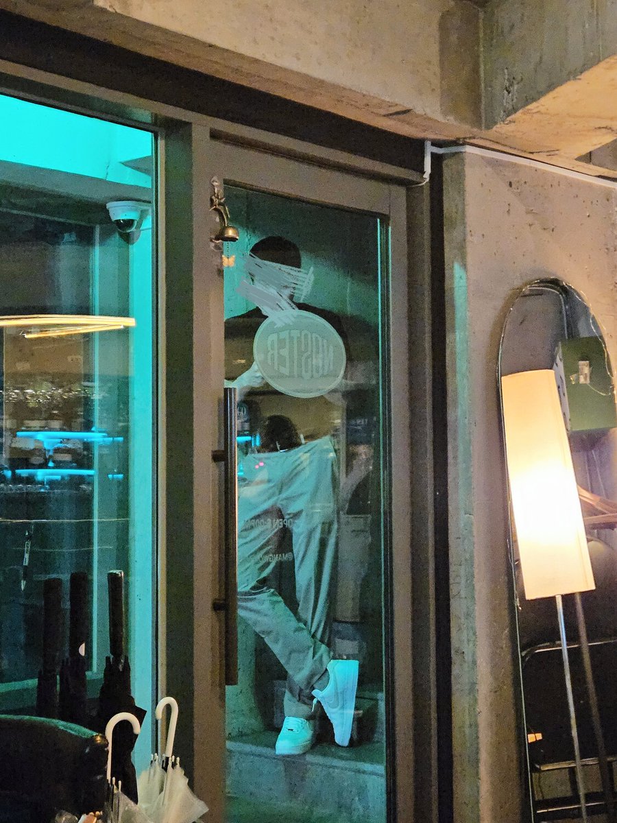 HRBUBU2793's tweet image. R: 사랑스러운 우리 여봉❤️
맨날 츄리닝만 입고 조금이라도 불편한 옷,신발은 거부하던 오빠가 요즘엔 패션에도 관심이 생기고 운동도 하고 이뻐이뻐😍😁
#부커 #부부 #육아부부 #멋진신랑 #내눈엔최고❤️