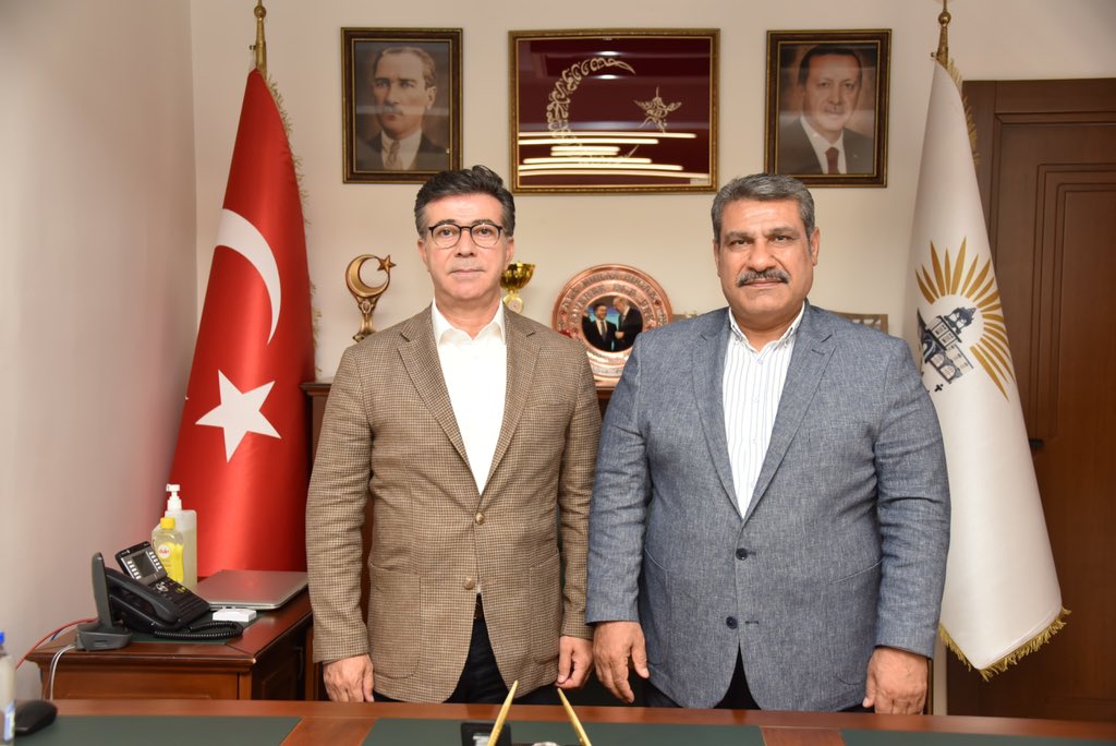 Siverek belediye başkanımız Sayın Ali Murat Bucak’ı ziyaret ettim.
Nazik kabullerinden dolayı teşekkür ediyorum..

<a href="/bucakalimurat82/">Ali Murat Bucak</a> 
<a href="/kirboga_av/">Av. Mehmet KIRBOĞA</a> 
<a href="/Nedim_Lale_/">Nedim Lale</a>