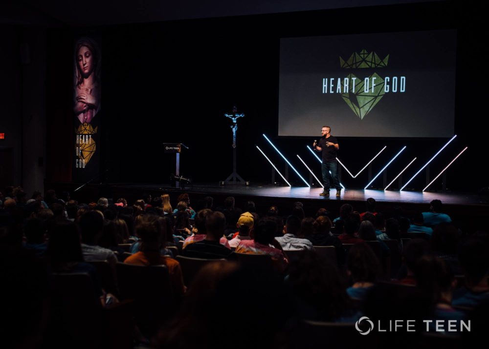 churchstages's tweet image. Led Fill
Shoutout to David L, Phil L &amp;amp; Jay M of Life Teen Intl for this bold LED look in Atchison, KS! Built for a wide (but shallow) stage and future events in TX &amp;amp; CA, this set is as versatile as it is vibrant. 🔥 #StageDesign #LifeTeen #CreativeChurch

churchstagedesignideas.com/led-fill/