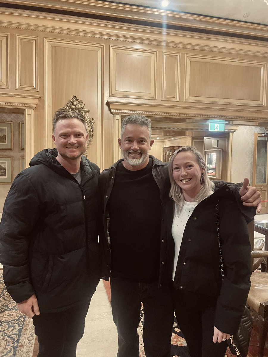 alicedingley_'s tweet photo. 2/2 It wasn’t a dream - it’s real. Watching Parkway Drive perform as incredibly as they always do, alongside a talented orchestra had us all in awe. What an incredible night to be a part of 🤩 Also a big thanks to Jeff and Ben for the chats and photos! Legends ❤️@parkwayofficial https://t.co/PGaFEiiPwW