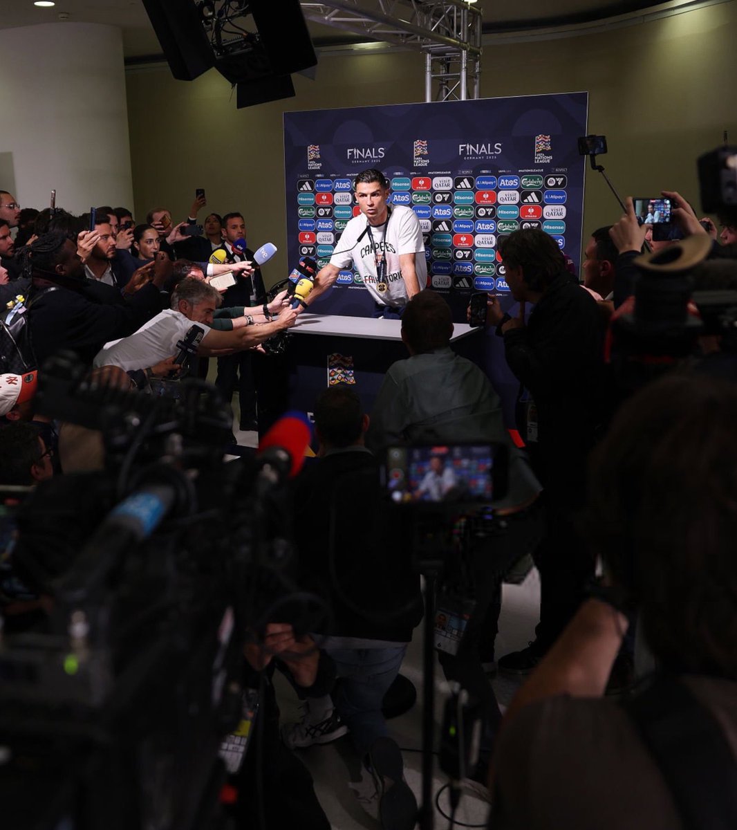 Football Pictures That Go Hard (@hardfootypix) on Twitter photo 