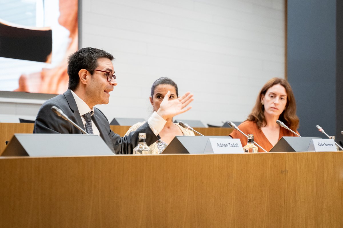 TodoliAdrian's tweet image. Ayer en la @CEOE_ES en Madrid hablando del trabajo en plataformas y el impacto económico del incumplimiento normativo. 
&quot;Si no se compite con las mismas reglas de juego, los incumplidores adquieren una ventaja competitiva desleal. De ahí que la labor de la ITSS sea esencial.&quot;