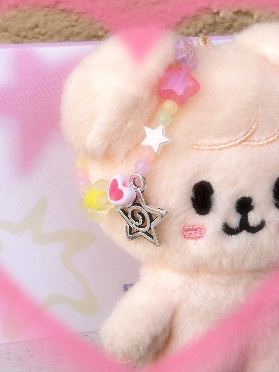 #rt &amp; #follow #rt이벤트

제 생일인 기념으로 5’CLOCK 팬미팅을 기반한
수제 비즈목걸이를 rt &amp; follow 해주신 두 분께
추첨해서 보내드립니다 🤍 배송비 제가 부담해요!

참저삭 o 트친 한정 x
📌 당발은 2주 뒤인 24일에 올리겠습니다 :)