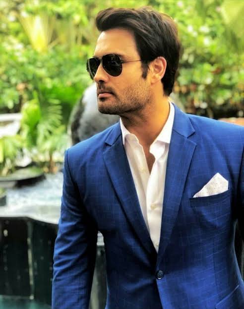 Day 10 : Vivian in suit 💙

#VivianBDayMonth
#Vivian37EternalLegacy 
#VivianDsena #VDians