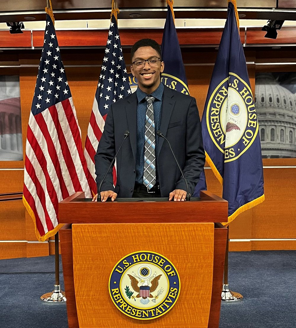 What's your 2026 Summer plan? How about a #DeepSeaAssociates internship at Serco? Gain skills, build your network, and earn! brnw.ch/21wTi8w #SercoCareers #Internship