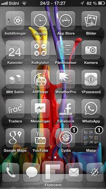 SnazzyLabs's tweet image. If you had told me back in 2010 that in 15 years Apple would be copying the Glaskart jailbreak theme but with even less legible text, I’d have… well honestly, I’d have been very excited.

But that’s why 16-year-olds are dumb.