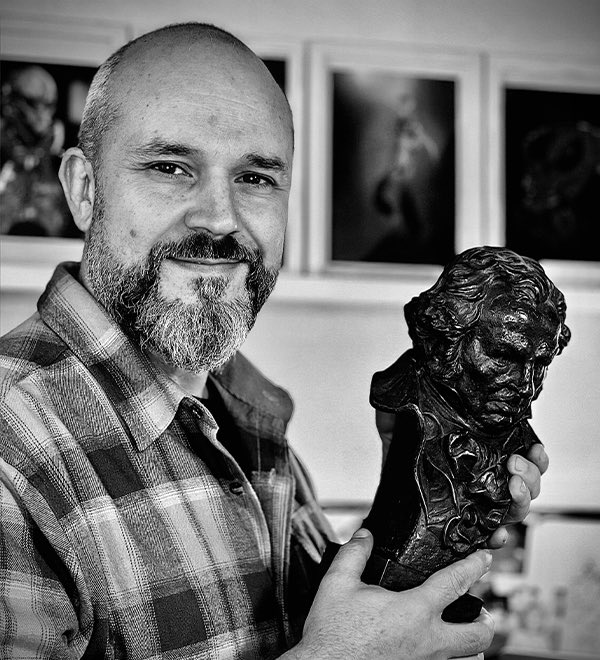 Celsius 232 (@festivalcelsius) on Twitter photo Arturo Balseiro ha ganado el Goya a los
Mejores efectos especiales, ha participado en pelis como Eva o El Laberintk del Fauno, y se suma a la sección de cosplay del #celsius2025 entre otras cosas para hacer algo relacionado con la obra de Sanderson… y hasta aquí podemos leer Arturo Balseiro ha ganado el Goya a los
Mejores efectos especiales, ha participado en pelis como Eva o El Laberintk del Fauno, y se suma a la sección de cosplay del #celsius2025 entre otras cosas para hacer algo relacionado con la obra de Sanderson… y hasta aquí podemos leer