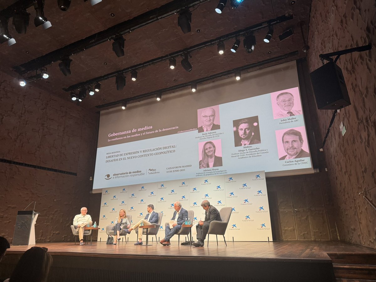 Ana Pastor 🇪🇸 (@_anapastor_) on Twitter photo Muy interesante <a href="/adrianahoyos/">Adriana Hoyos ॐ</a> que ha entrado despeinando el debate del #Observatoriodemedios Muy interesante <a href="/adrianahoyos/">Adriana Hoyos ॐ</a> que ha entrado despeinando el debate del #Observatoriodemedios