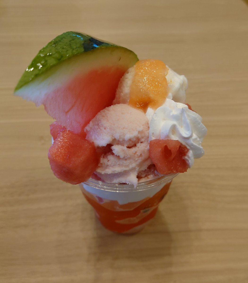 甘〜いスイカパフェ🍉