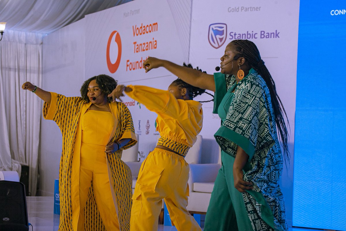 CivFund_'s tweet image. 🤲🏾In 2023, Kuonyesha Art Fund supported the @tanzania_bora , a youth group led by the visionary Abella Bateyunga. 

This year, they took the stage at CSO Week 2025, performing their stirring piece, “Are We There Yet?”

#letskuonyeshayou🇺🇬 #csoweek2025 @FCSTZ