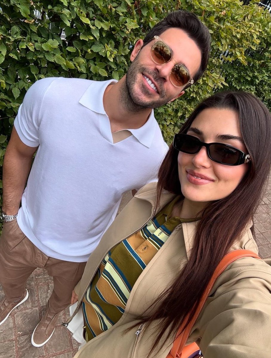 Hande Erçel ve Hakan Sabancı, Roland Garros finalinden. ✨

#HandeErçel #HakanSabancı