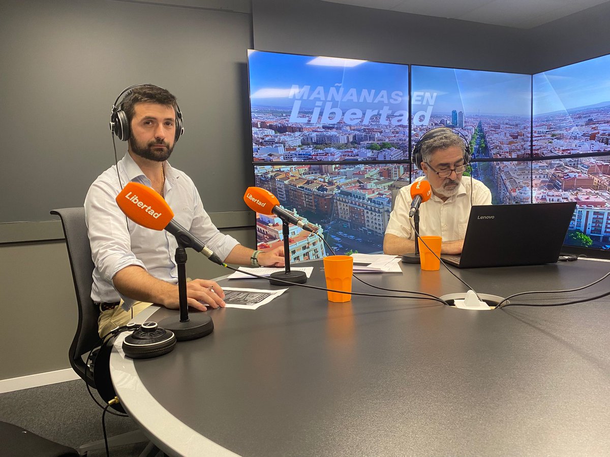 Radio Libertad (@radiolibertades) on Twitter photo 🎙️Comenzamos la tertulia informativa con <a href="/AresTrillo/">Nacho Trillo Arespacochaga</a>, que nos va a hablar del importante paro que los #Jueces y #Fiscales han convocado mañana (#11junio) a las 12.00 horas.
🧑⚖️Desde <a href="/pie_en_pared/">PIE EN PARED</a> quieren expresar así su rechazo a dos de los proyectos de ley anunciados 🎙️Comenzamos la tertulia informativa con <a href="/AresTrillo/">Nacho Trillo Arespacochaga</a>, que nos va a hablar del importante paro que los #Jueces y #Fiscales han convocado mañana (#11junio) a las 12.00 horas.
🧑⚖️Desde <a href="/pie_en_pared/">PIE EN PARED</a> quieren expresar así su rechazo a dos de los proyectos de ley anunciados