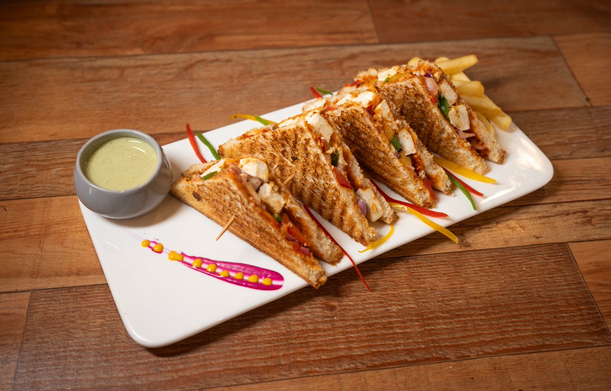 kwality_cafe's tweet photo. Sizzlin’ desi vibes in every bite! 🔥 Our Paneer Tikka Grilled Sandwich is where smoky meets spicy and cheesy meets crispy — it's a whole mood! 🧀🌶️🥪

#PaneerTikkaVibes #GrilledGoodness #DesiTwist #GoodFoodGoodMood 

#KwalityKeepsQuality
#WeBakeMemories https://t.co/zjwsT1KyP4