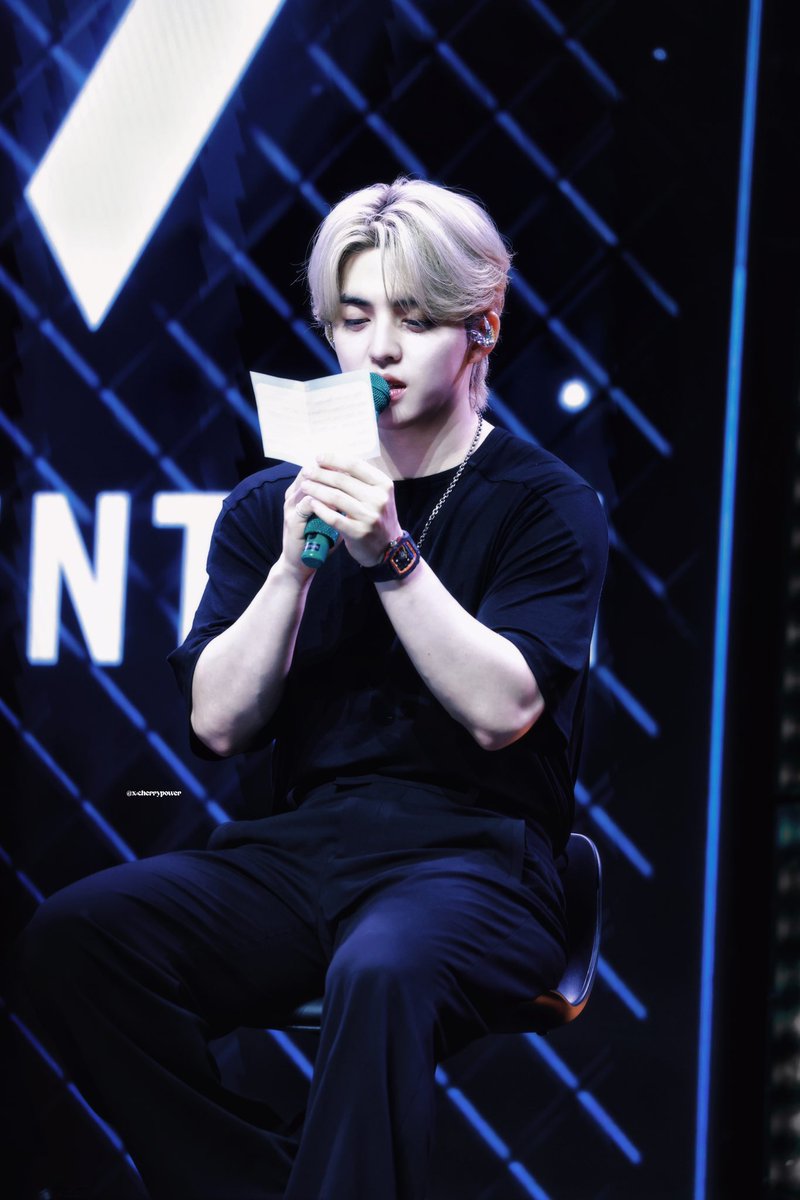 cherrypower_x's tweet photo. 250608 HAPPY BURSTDAY GV

김자 아빠가 갑자기 뿅?!
|･ω･)?!

#SEVENTEEN #세븐틴 
#HAPPY_BURSTDAY
#에스쿱스 #SCOUPS #최승철 #エスクプス
#민규 #MINGYU #김민규 #ミンギュ https://t.co/mTSmTJSDbW