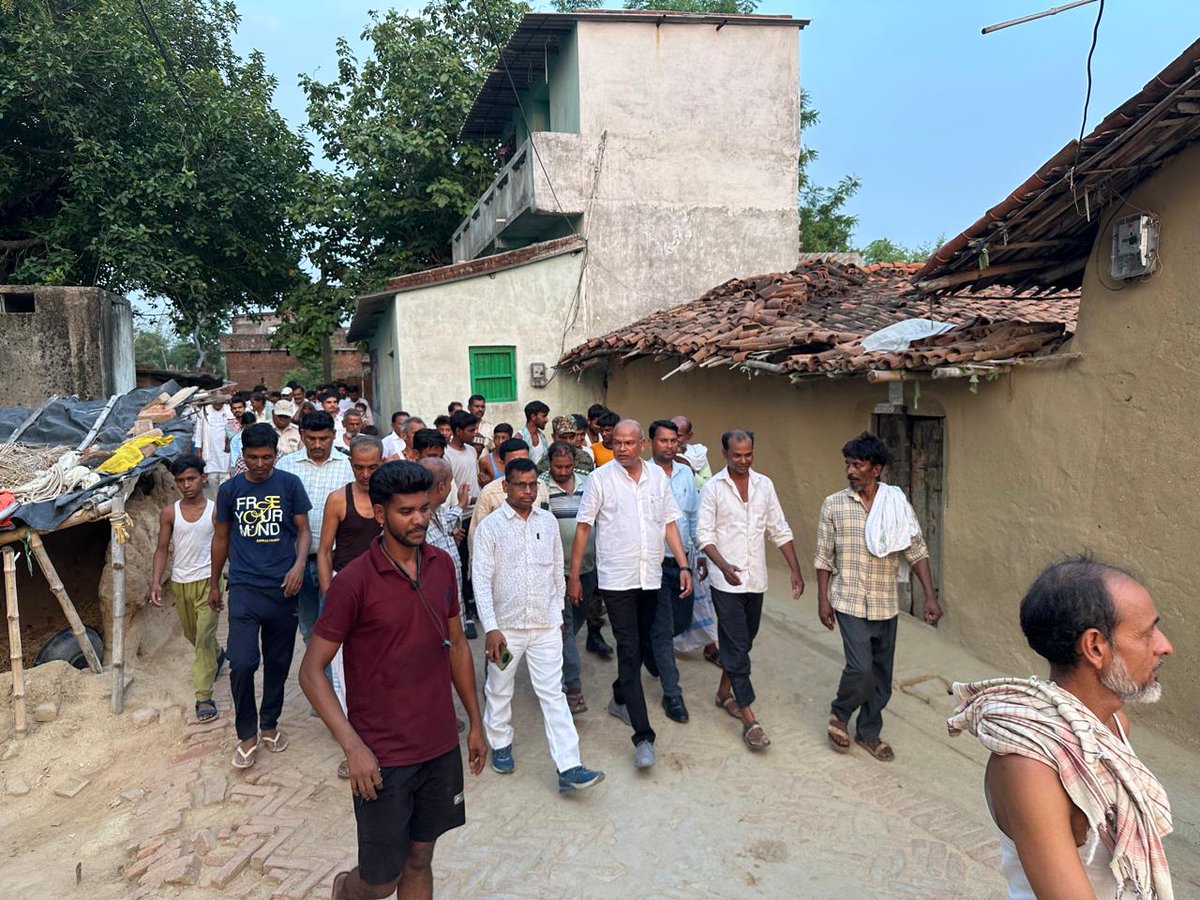 moini_565's tweet photo. आज बिहार प्रदेश कांग्रेस अध्यक्ष श्री राजेश कुमार राम जी ने कुटुंबा विधानसभा क्षेत्र अंतर्गत विभिन्न गांवों में जन संपर्क अभियान के तहत स्थानीय लोगों से संवाद किया।
#BiharElections2025 #ImplementBiharCasteCensus #StandForRJD #StandForINC #VoteForINC #11YearsOfRakshaShakti https://t.co/D8Gog9VSUX