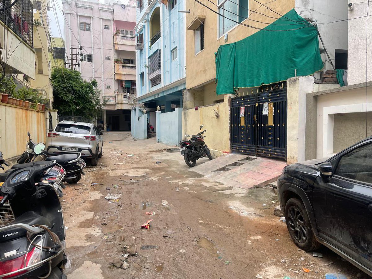 imtatarakesh's tweet photo. Urgent: Begumpet (Laxmi Nivas & Maruthi Arcade) - Illegal waste dumping, constant water flow from a unit, & blocked car entries due to resident parking. Reported multiple times, no action. Safety at risk! Photos attached. Act now!  #GHMC @GHMCOnline @CommissionrGHMC @XpressHyderabad