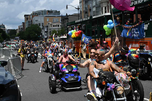 Miss_Royal73's tweet image. De Gemeente Amsterdam heeft ruim 9 miljard #schuld maar trek maar weer nog maar eens 2 miljoen #subsidie uit voor de #WorldPride volgend jaar. Amsterdam is dan de hoststad van de promotie voor de #LGBTQ 

parool.nl/amsterdam/geme…