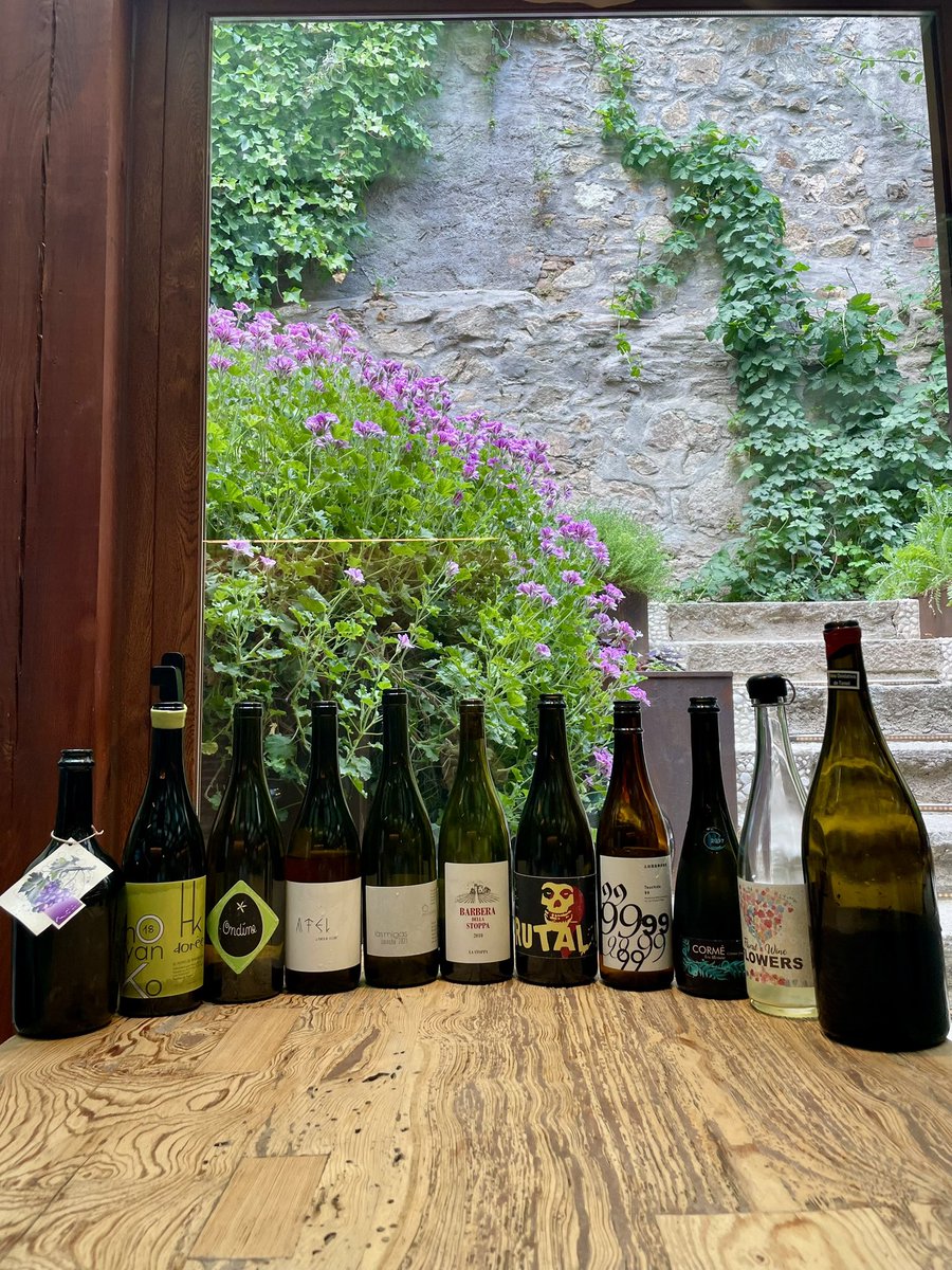 Montia (El Escorial - Madrid) el campo, la huerta, los pequeños productores, el producto de cercanía, los vinos de mínima intervención. Todo en la cocina elegante y llena de sabor de <a href="/danimontia/">Dani Montia</a> . Un restaurante estimulante y lleno de luz y amabilidad , #quebiensecomeenmadrid